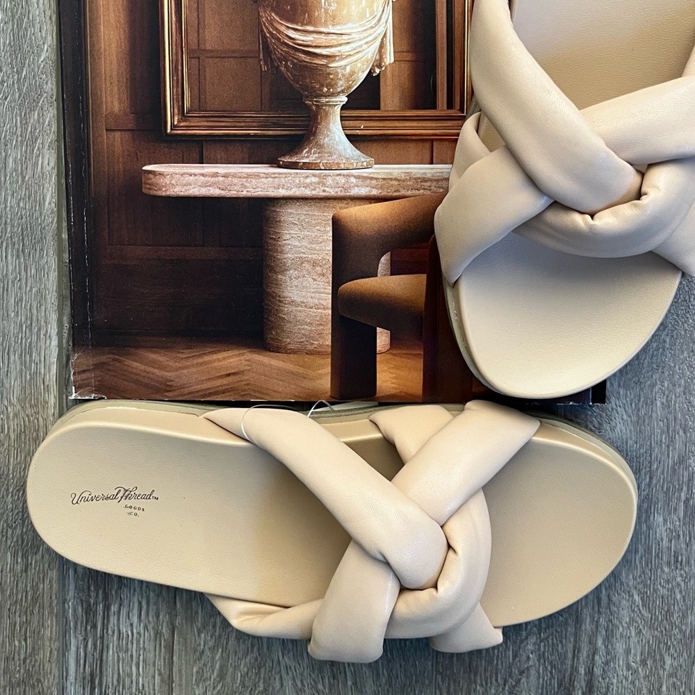 🌷🌷🌷HP BNIB Cosette Soft and Supple Slides - Picture 2 of 2